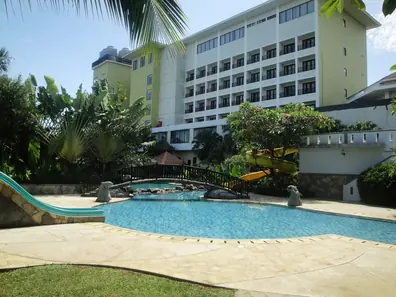 Sutanraja Hotel Convention & Recreation