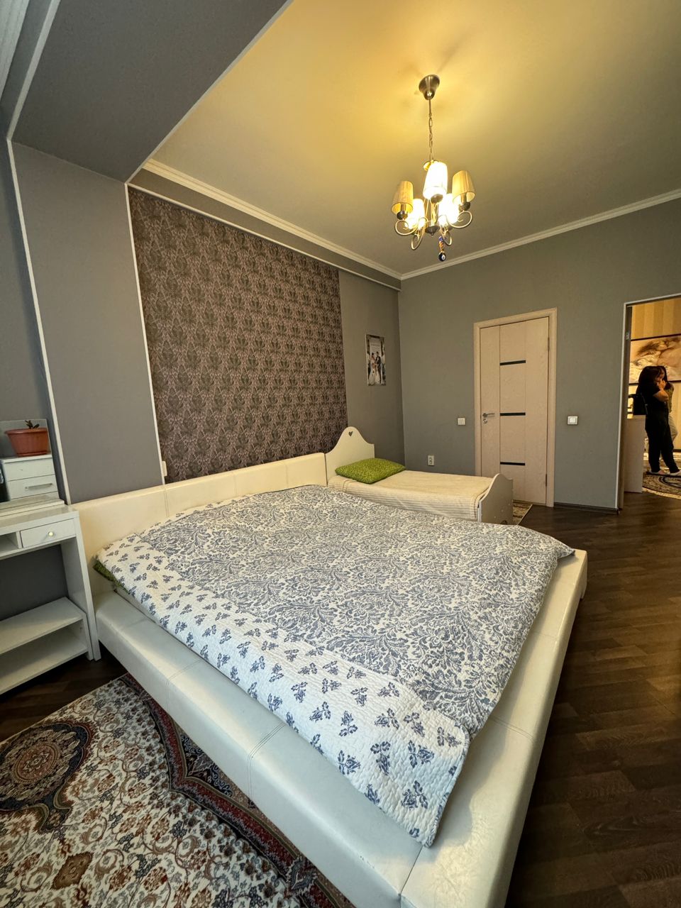 Элитка, 3 ком, 102 м2, этаж 10/10, ж/к Тихий Центр (Мед Акад), Сост: Хорошее - фото 2