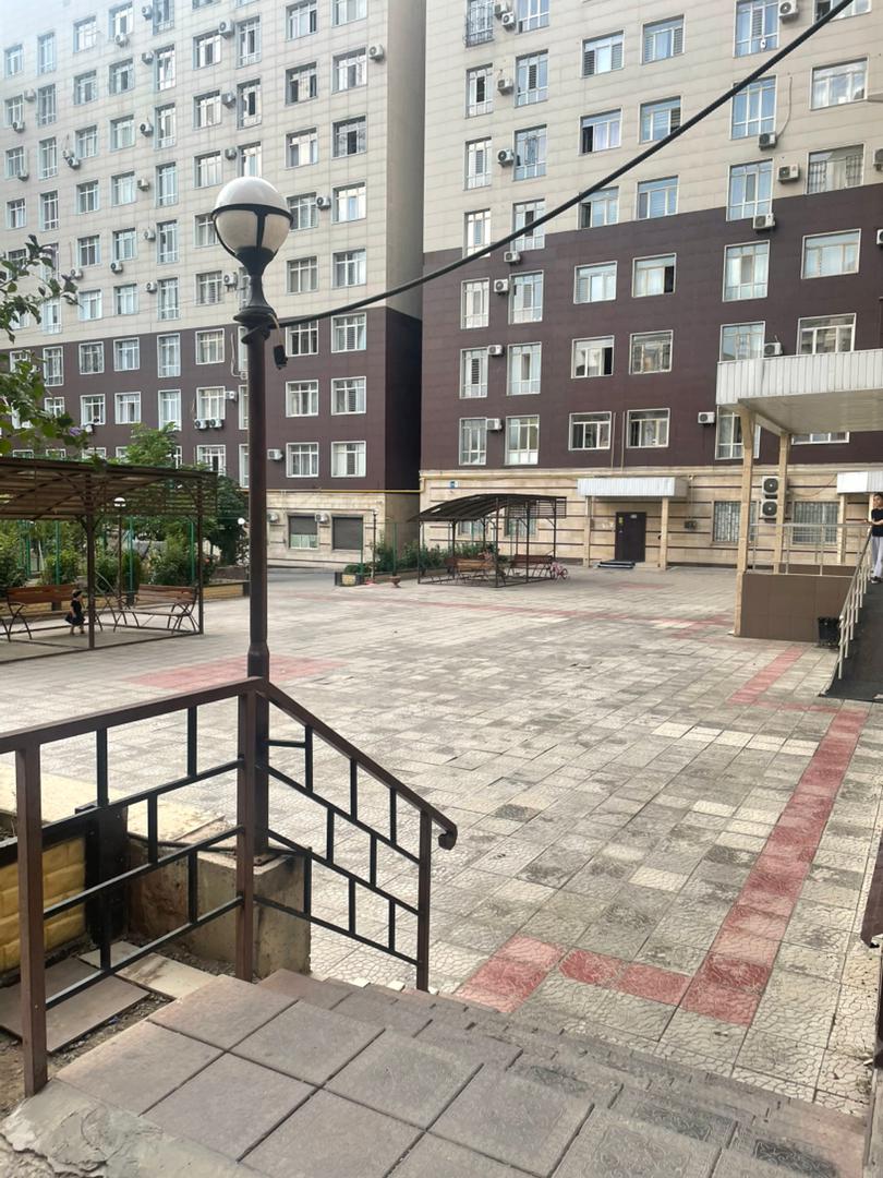 Элитка, 2 ком, 61.8 м2, этаж 2/10, ж/к Мега Сити (Mega City), Сост: Евроремонт - фото 2