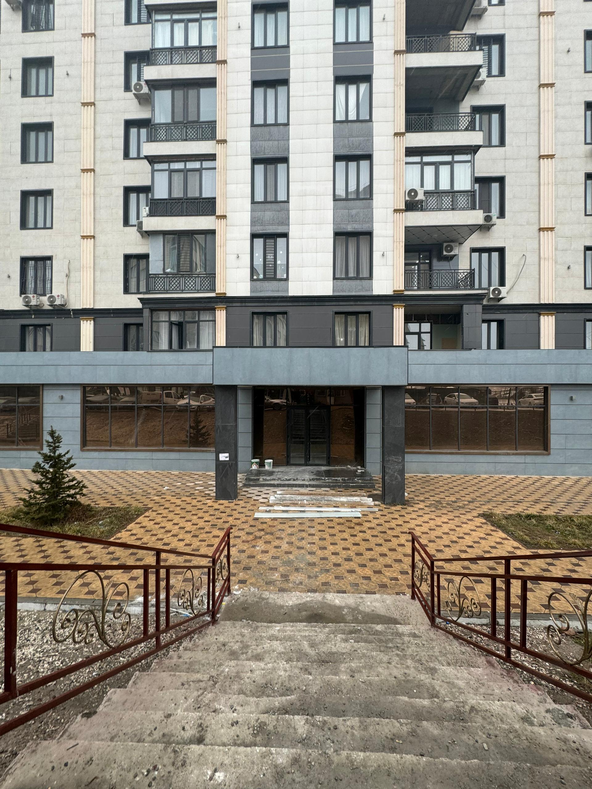 Офис, Коммерческая, 360 м2, этаж 1/12, Сост: Евроремонт - фото 1