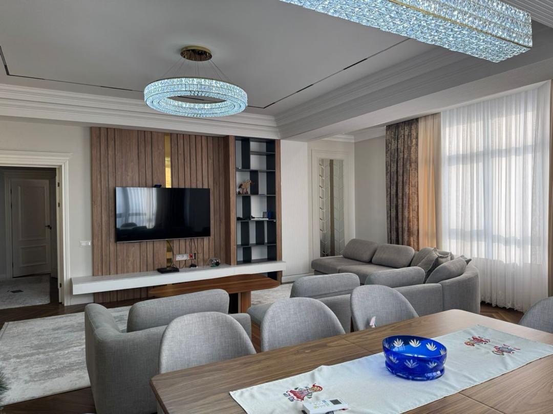 Элитка, 4 ком, 142 м2, этаж 10/14, ж/к Верона Резиденс, Сост: Евроремонт - фото 2
