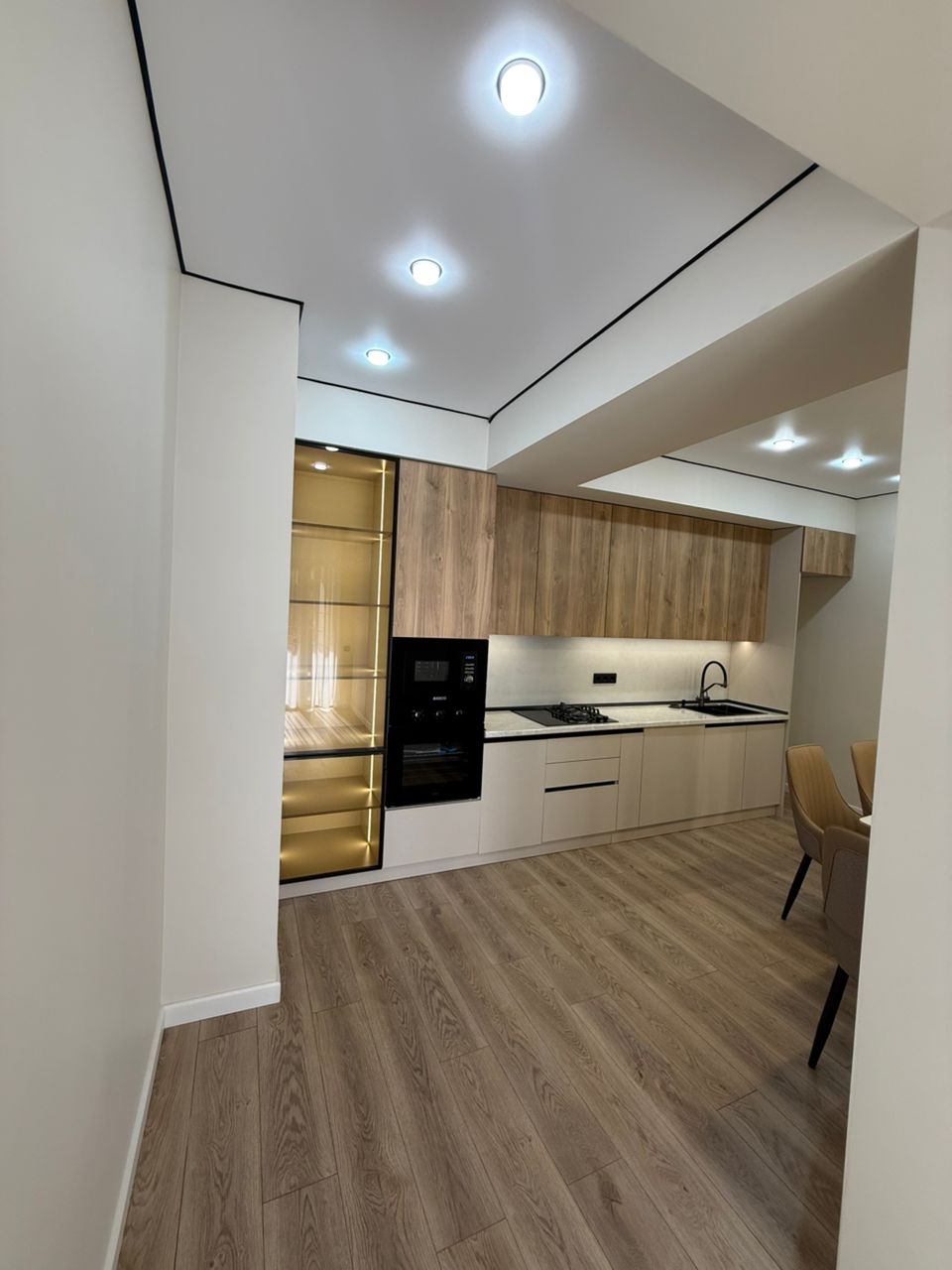 Элитка, 2 ком, 71.3 м2, этаж 6/12, ж/к ЖК Эмель, Сост: Евроремонт - фото 8