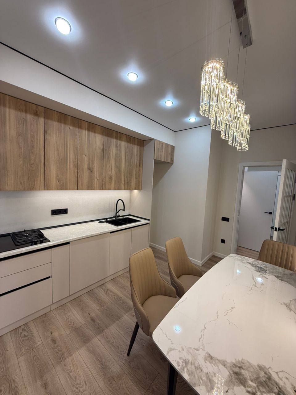 Элитка, 2 ком, 71.3 м2, этаж 6/12, ж/к ЖК Эмель, Сост: Евроремонт - фото 16