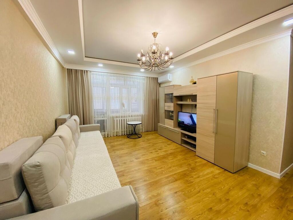 Элитка, 3 ком, 106 м2, этаж 7/10, ж/к Южный 12 мкр, Сост: Евроремонт - фото 1