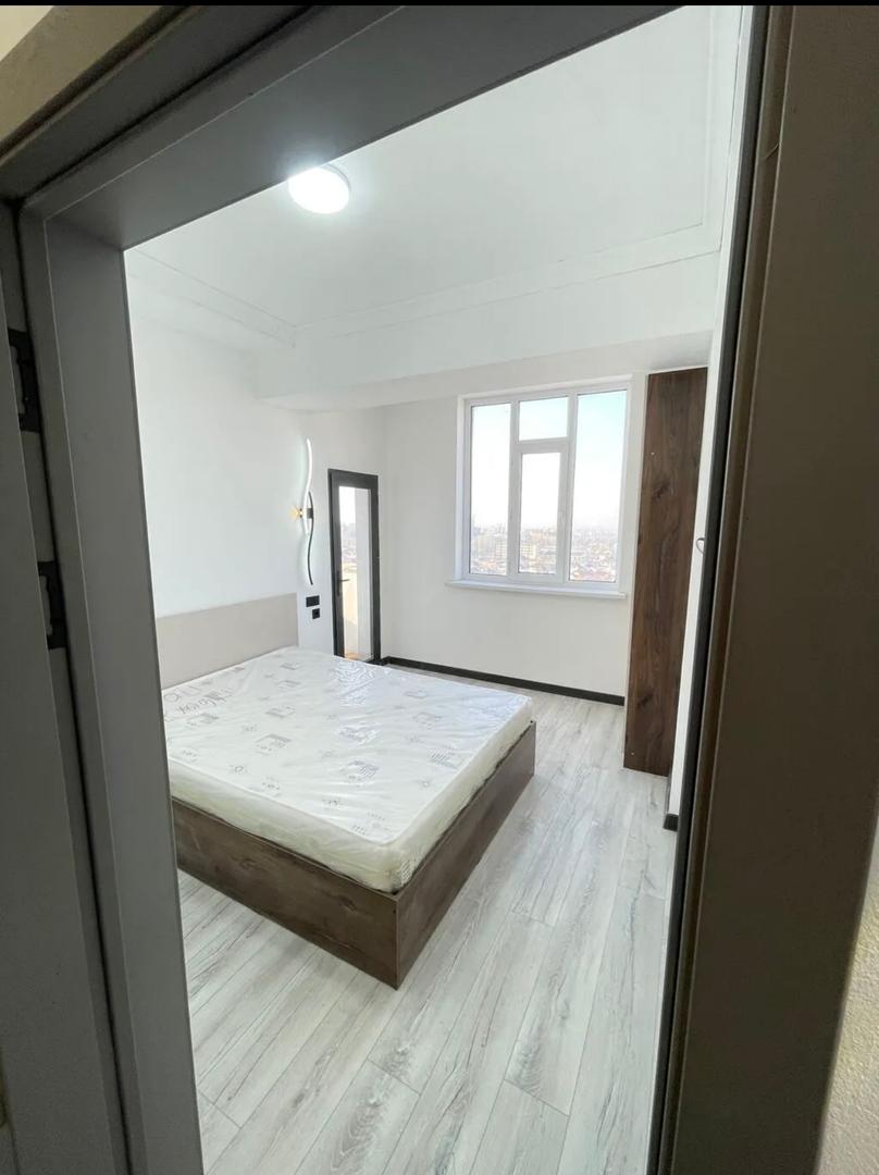 Элитка, 2 ком, 70 м2, этаж 10/12, ж/к Эко Строй Сервис, Сост: Евроремонт - фото 1
