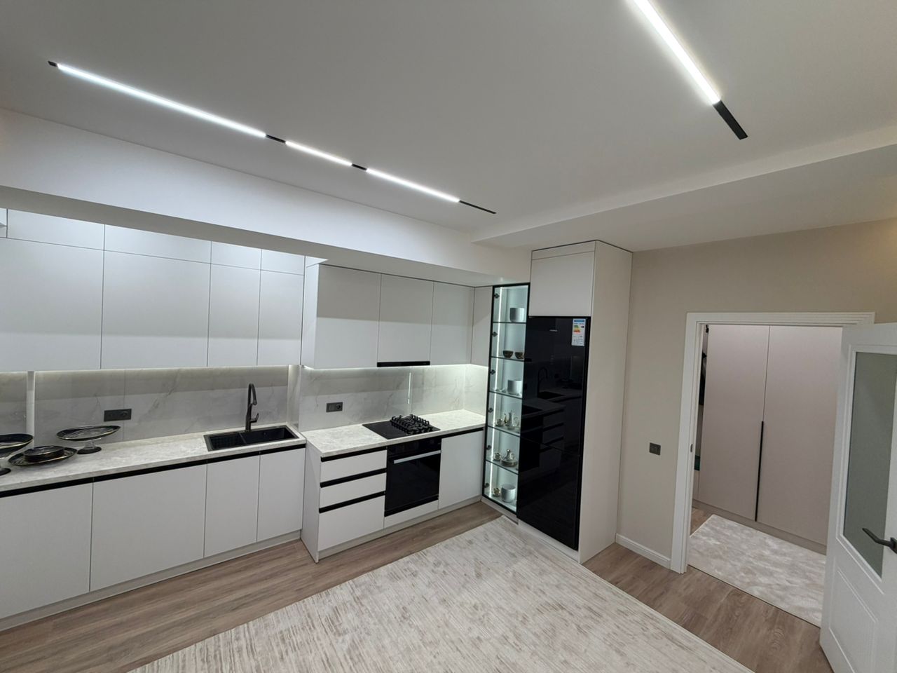 Элитка, 4 ком, 108.5 м2, этаж 11/12, Сост: Евроремонт - фото 1
