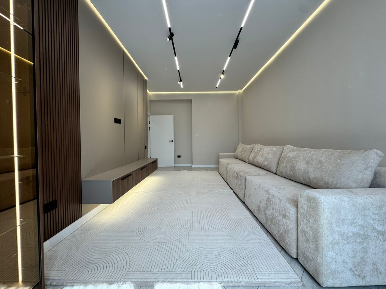 Элитка, 2 ком, 76 м2, этаж 9/12, ж/к Кап Строй Сити (Capstroy City), Сост: Евроремонт - фото 7