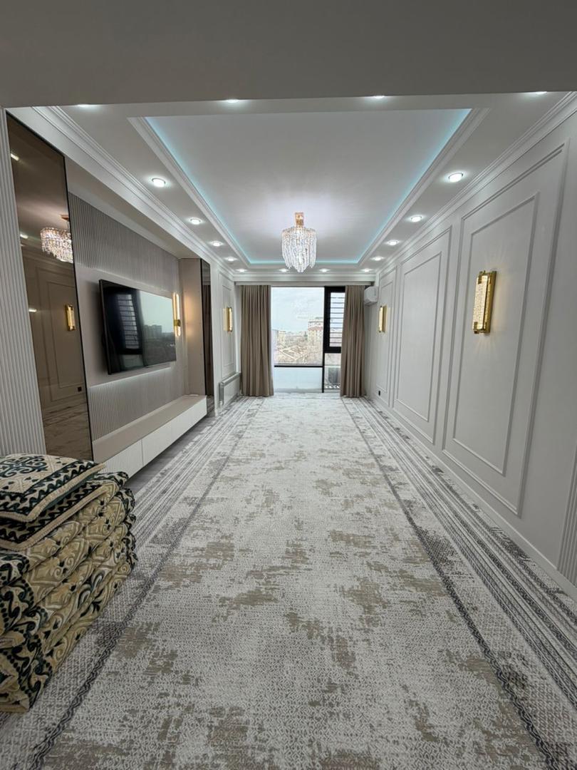 Элитка, 2 ком, 80 м2, этаж 6/14, ж/к Bright Town, Сост: Евроремонт - фото 1