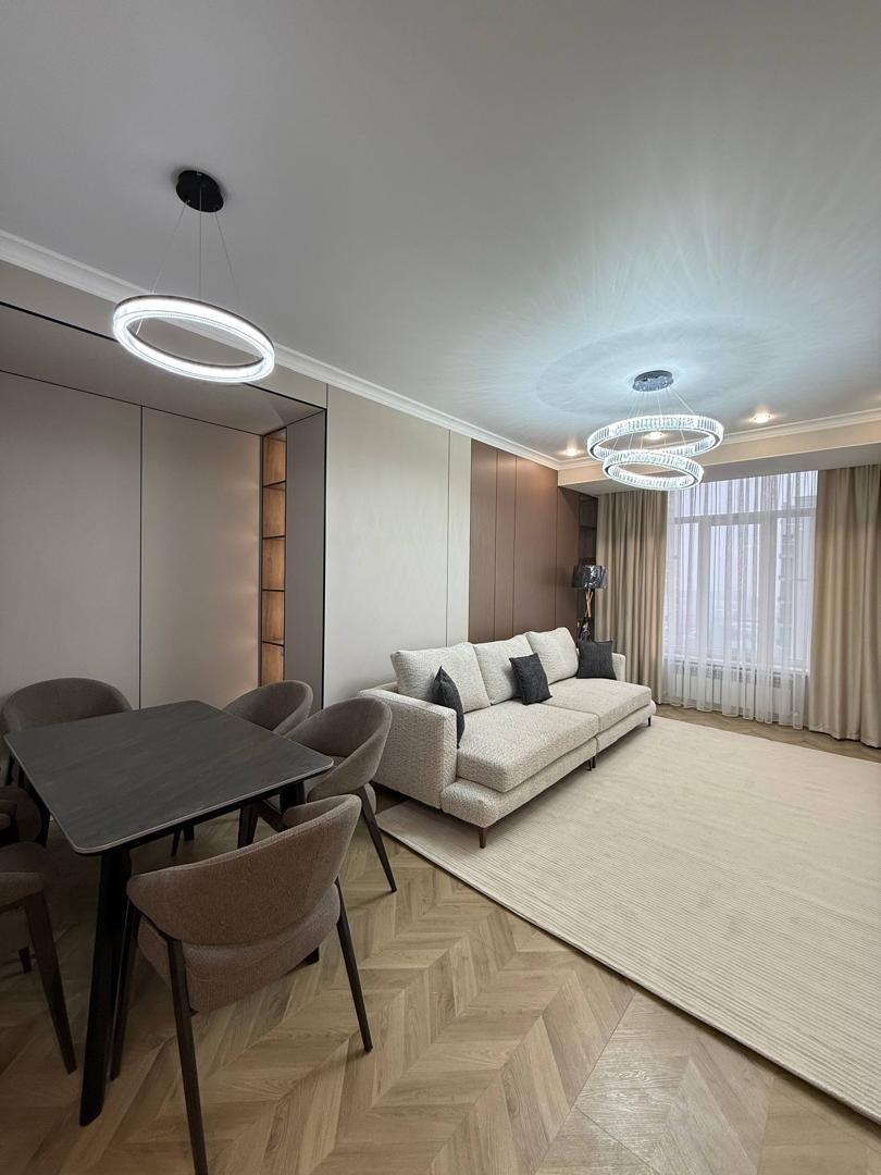 Продажа, Элитка, 2 ком, 78 м2, этаж 11/14, ж/к Бот Сад, Сост: Евроремонт - фото 1