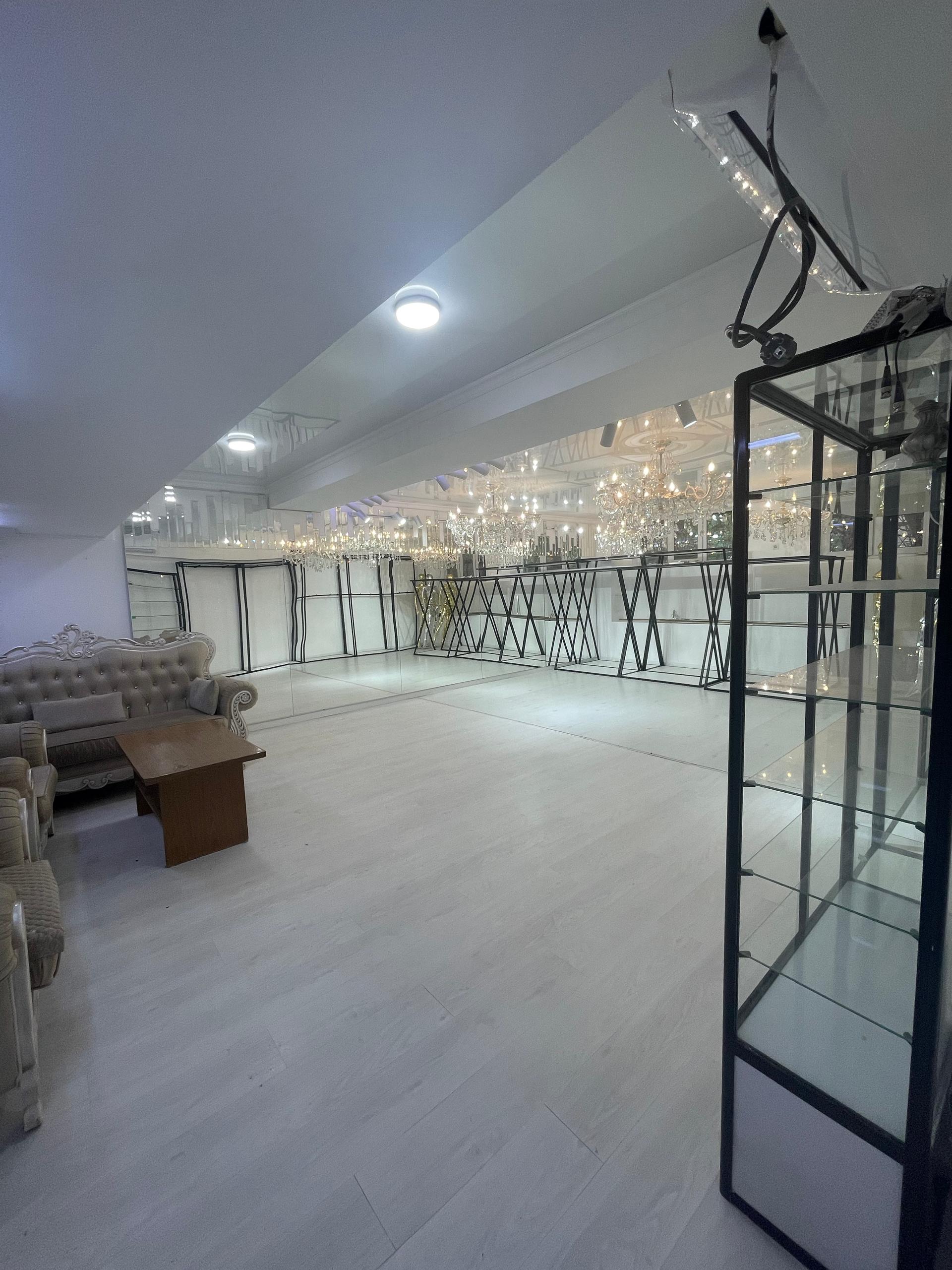 Цокольный этаж, Коммерческая, 111 м2, этаж 1/4, Сост: Евроремонт - фото 1