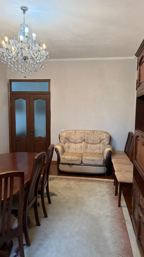 3 ком, Сталинка, 71 м2, этаж 1/1, Сост: Хорошее - фото 1