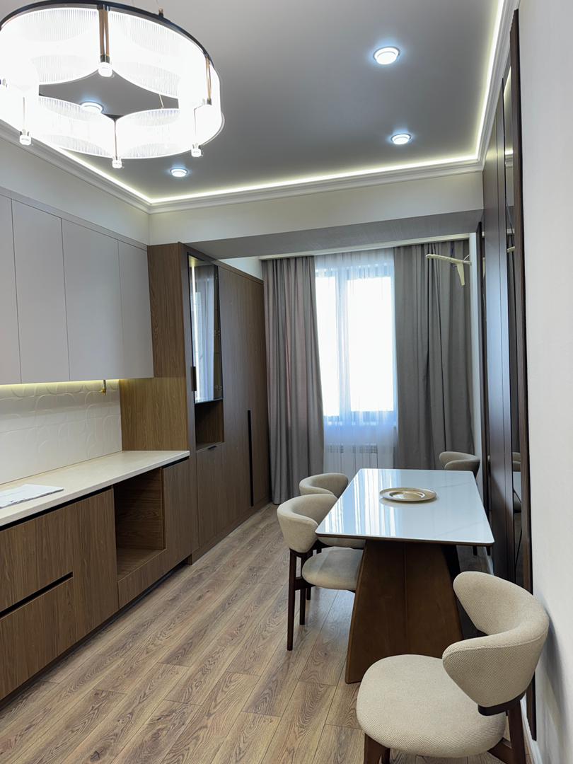 Элитка, 3 ком, 82 м2, этаж 9/14, ж/к Кап Строй Сити (Capstroy City), Сост: Евроремонт - фото 1