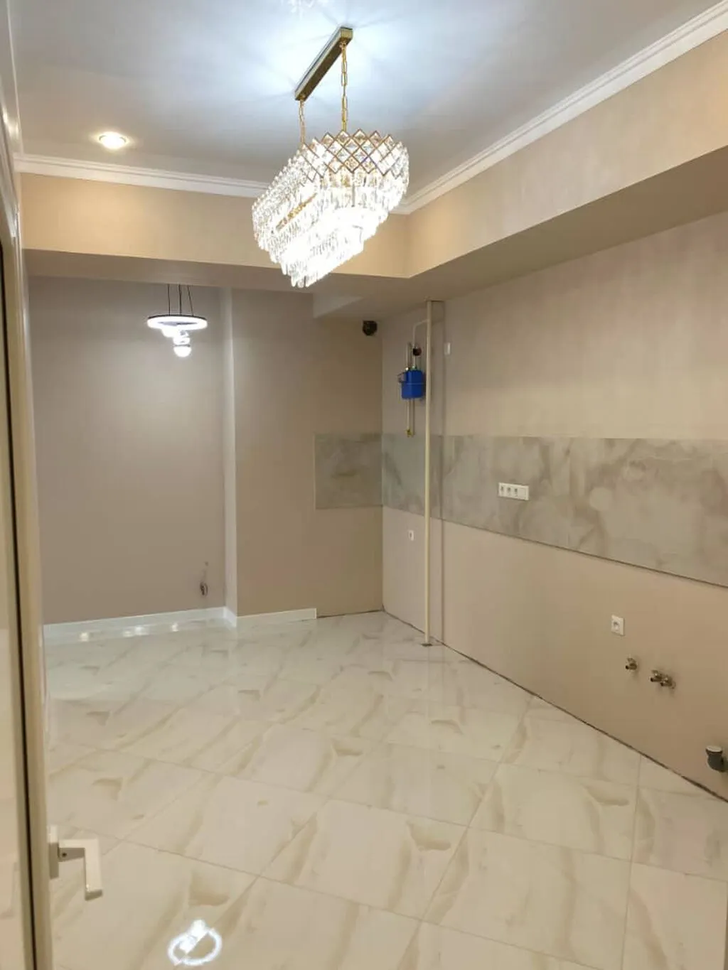 Элитка, 2 ком, 71 м2, этаж 6/12, ж/к ЖК Эмель, Сост: Евроремонт - фото 4