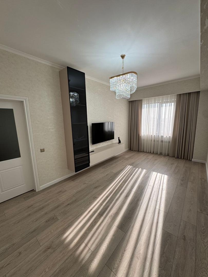 Элитка, 3 ком, 80.9 м2, этаж 10/12, Сост: Евроремонт - фото 11