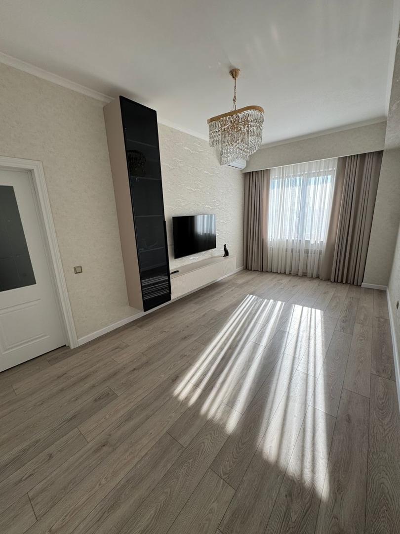 Элитка, 3 ком, 80.9 м2, этаж 10/12, Сост: Евроремонт - фото 13