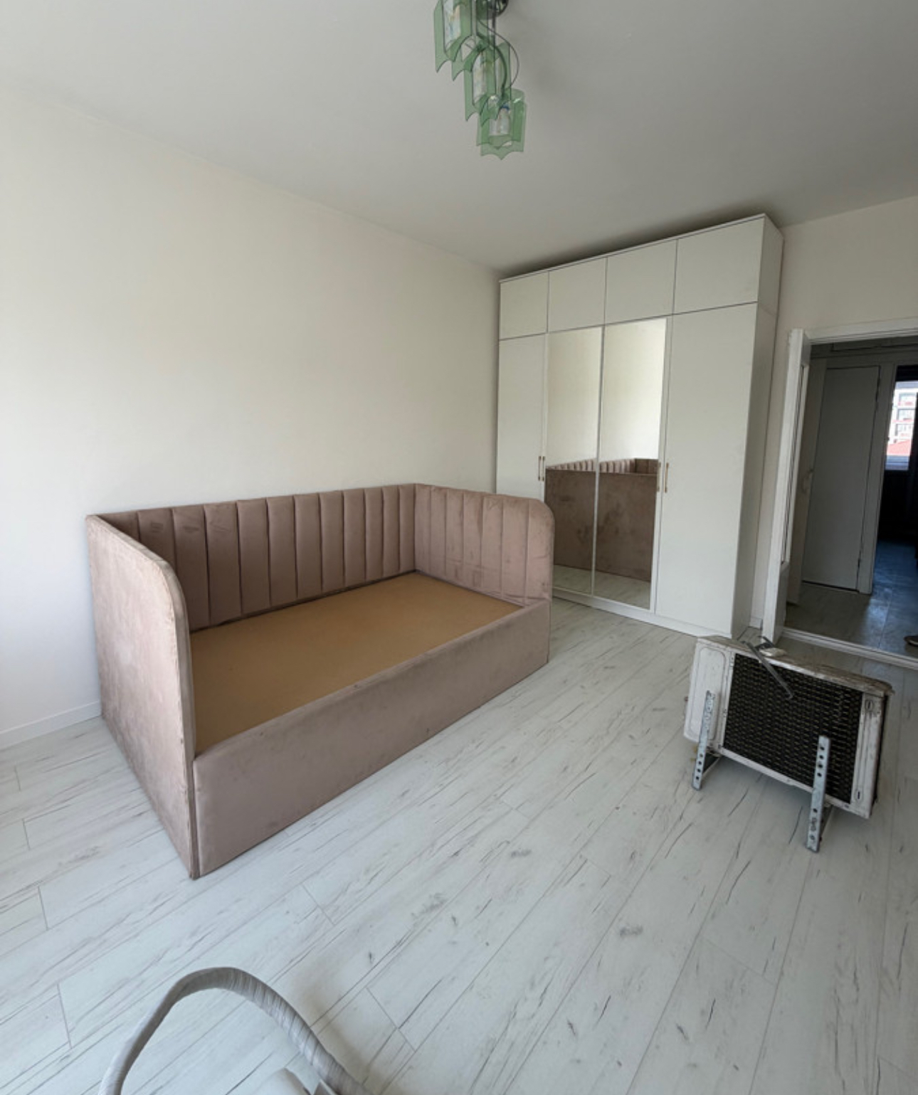 Продажа, 105 серия, 2 ком, 50 м2, этаж 3/5, Сост: Евроремонт - фото 1