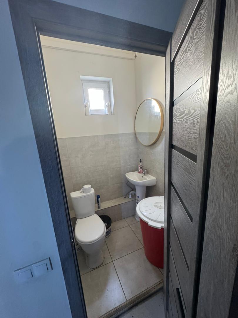 Офис, Коммерческая, 206.2 м2, этаж 2/2, Сост: Евроремонт - фото 1