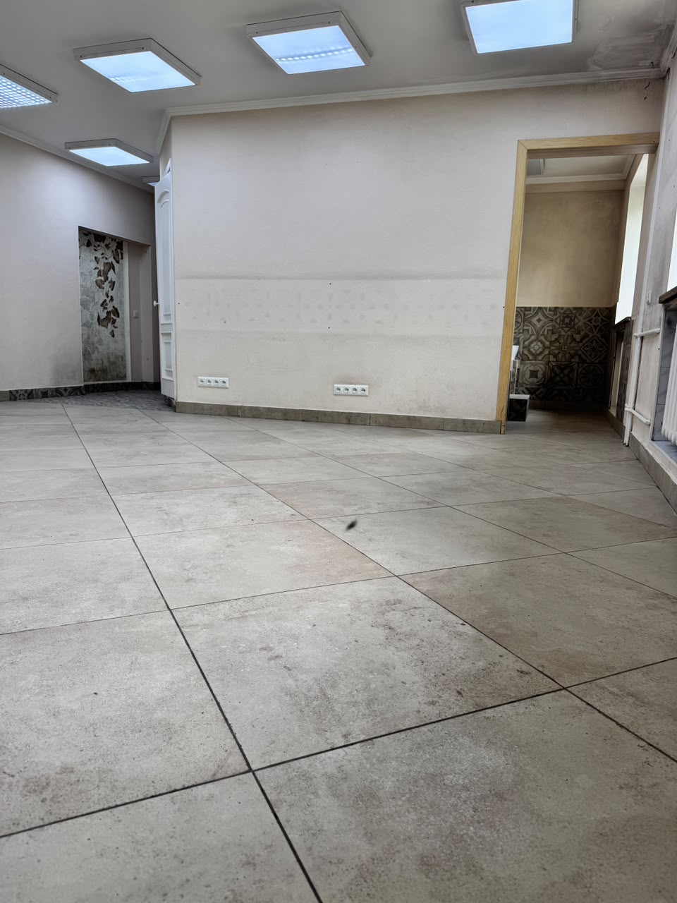 Офис, Коммерческая, 90 м2, этаж 1/4, Сост: Хорошее - фото 2