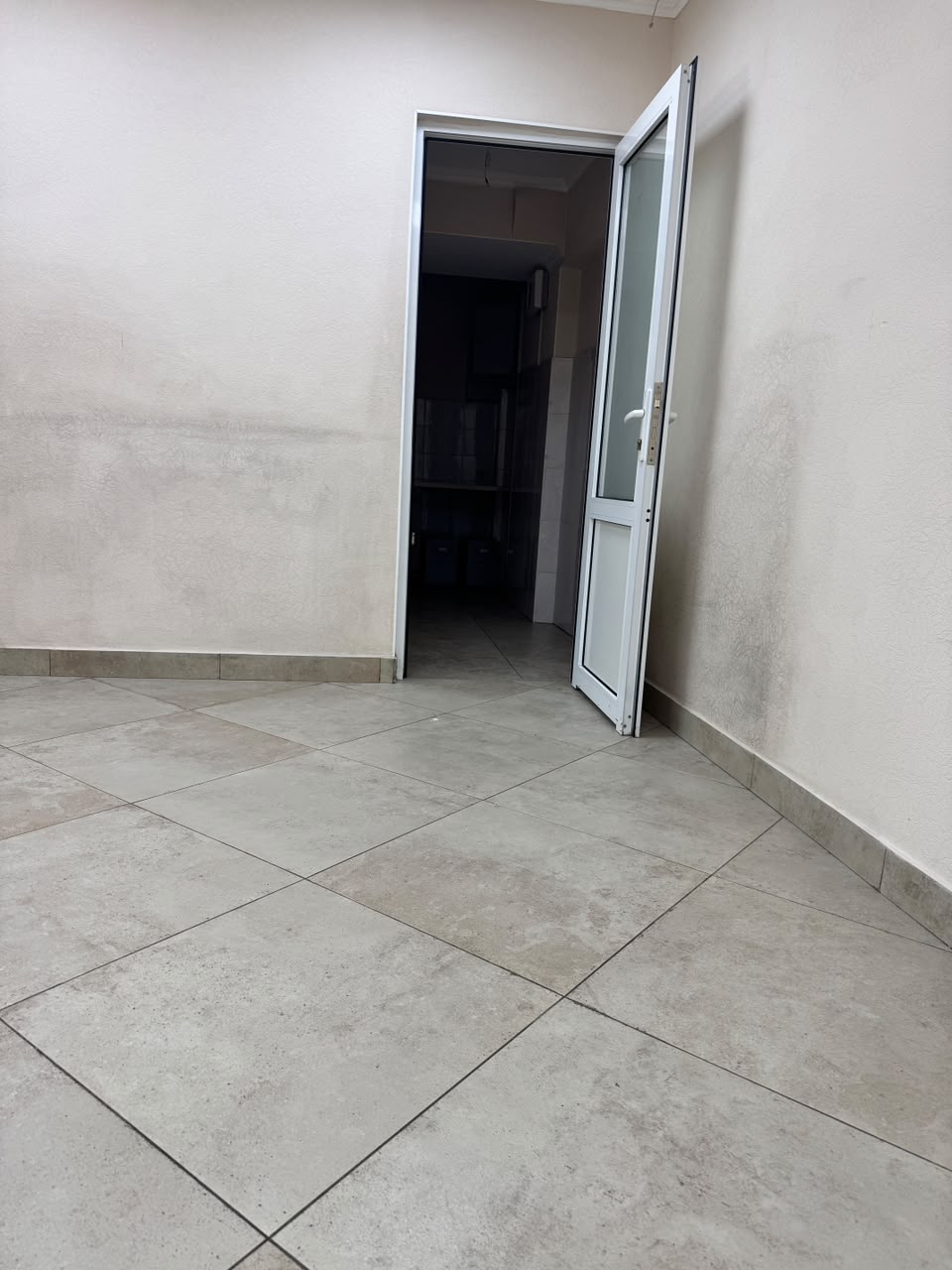 Офис, Коммерческая, 90 м2, этаж 1/4, Сост: Хорошее - фото 8