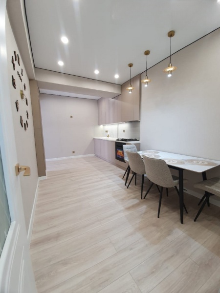 Продажа, Элитка, 2 ком, 70 м2, этаж 10/14, ж/к ЖК Эмель, Сост: Евроремонт - фото 4