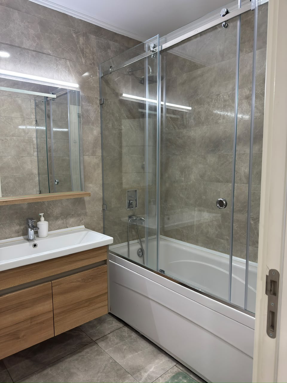 Элитка, 3 ком, 118 м2, этаж 9/22, Сост: Среднее - фото 13
