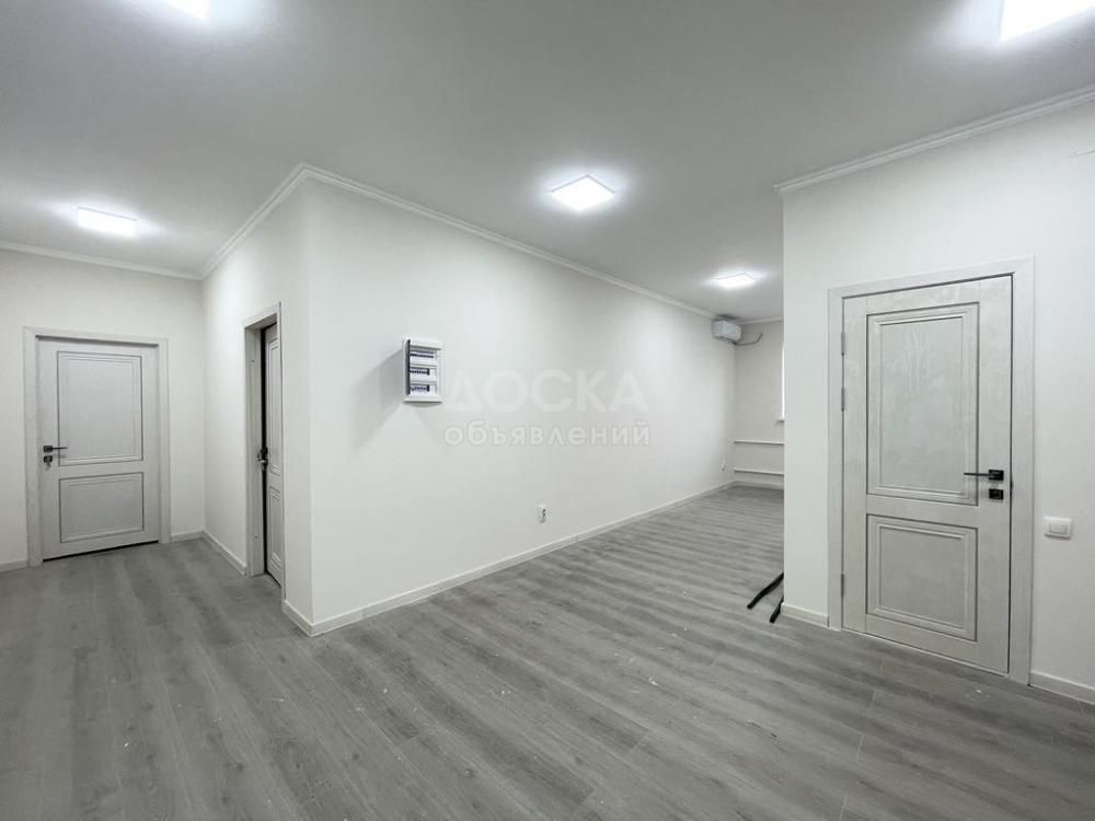 Офис, Коммерческая, 200 м2, этаж 3/3, Сост: Евроремонт - фото 5