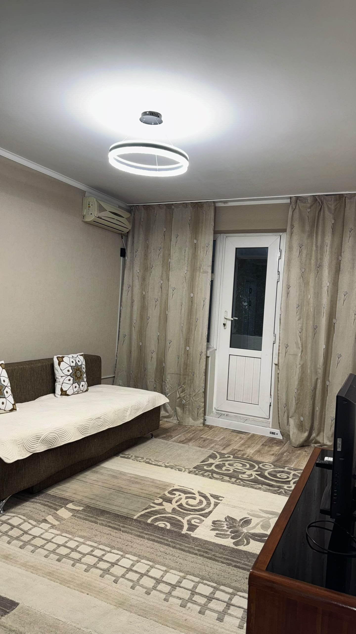 Аренда, 104 серия, 2 ком, 44 м2, этаж 3/5, Сост: Евроремонт - фото 2
