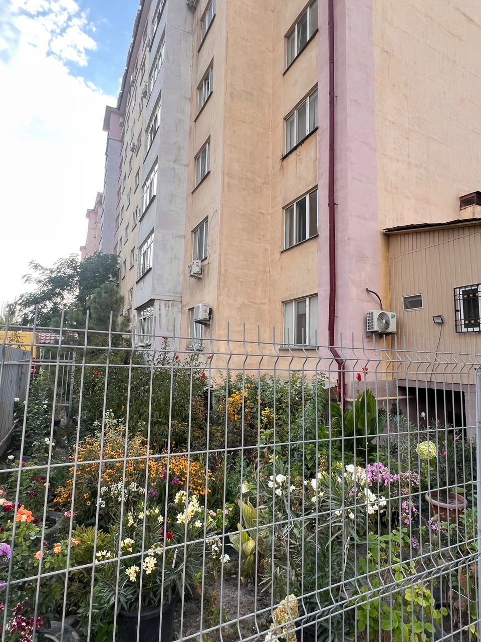 Элитка, 1 ком, 44 м2, этаж 8/10, ж/к БИШКЕК КУРУЛУШ (Bishkek Kurulush), Сост: Среднее - фото 3