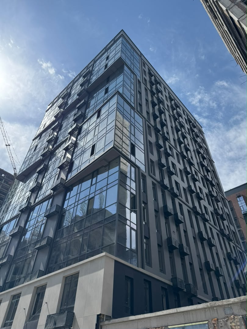 Элитка, 3 ком, 80 м2, этаж 10/14, ж/к Нью-Йорк сити (New York city), Сост: Евроремонт - фото 1