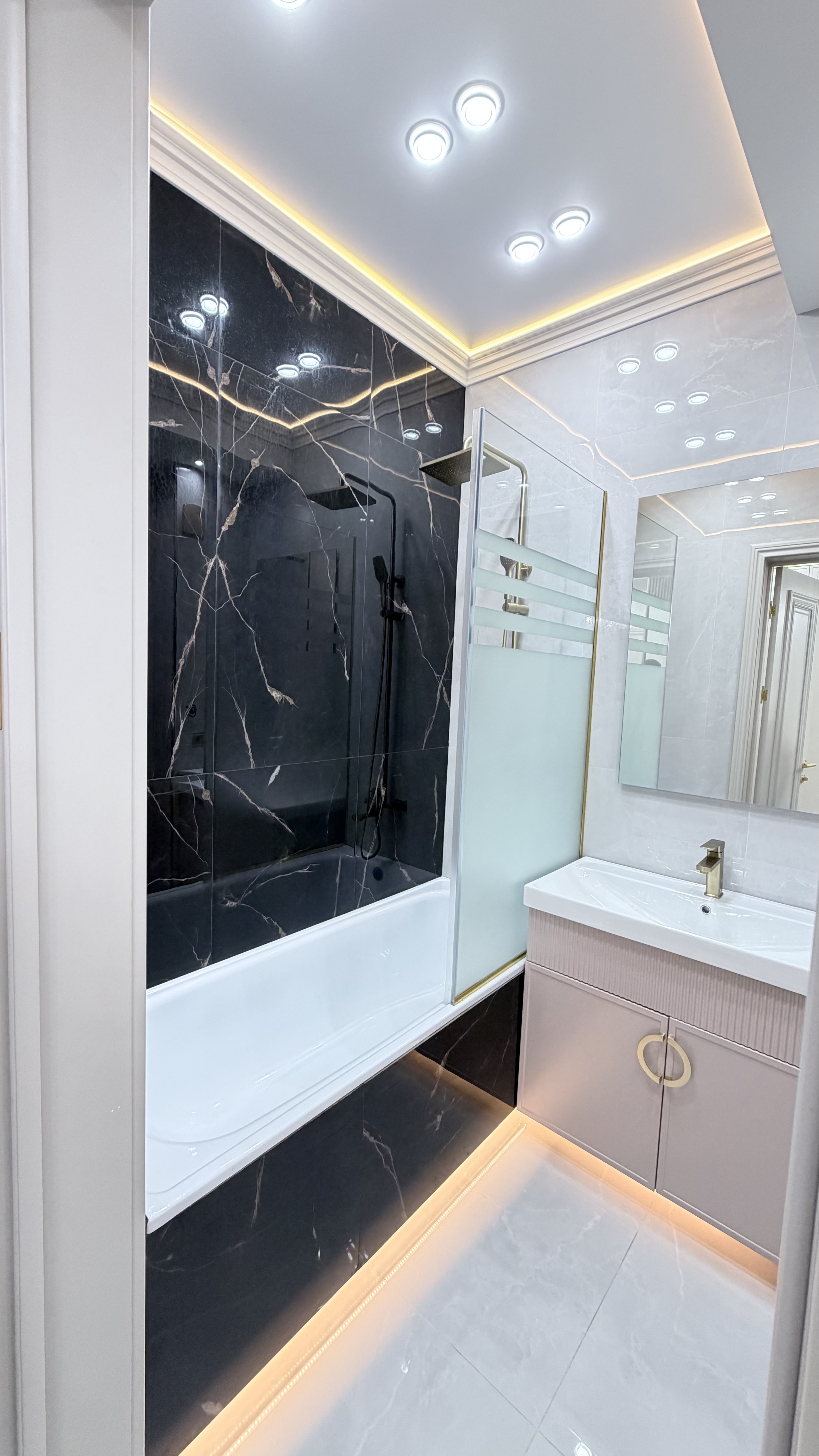 Элитка, 3 ком, 80 м2, этаж 10/14, ж/к Нью-Йорк сити (New York city), Сост: Евроремонт - фото 6