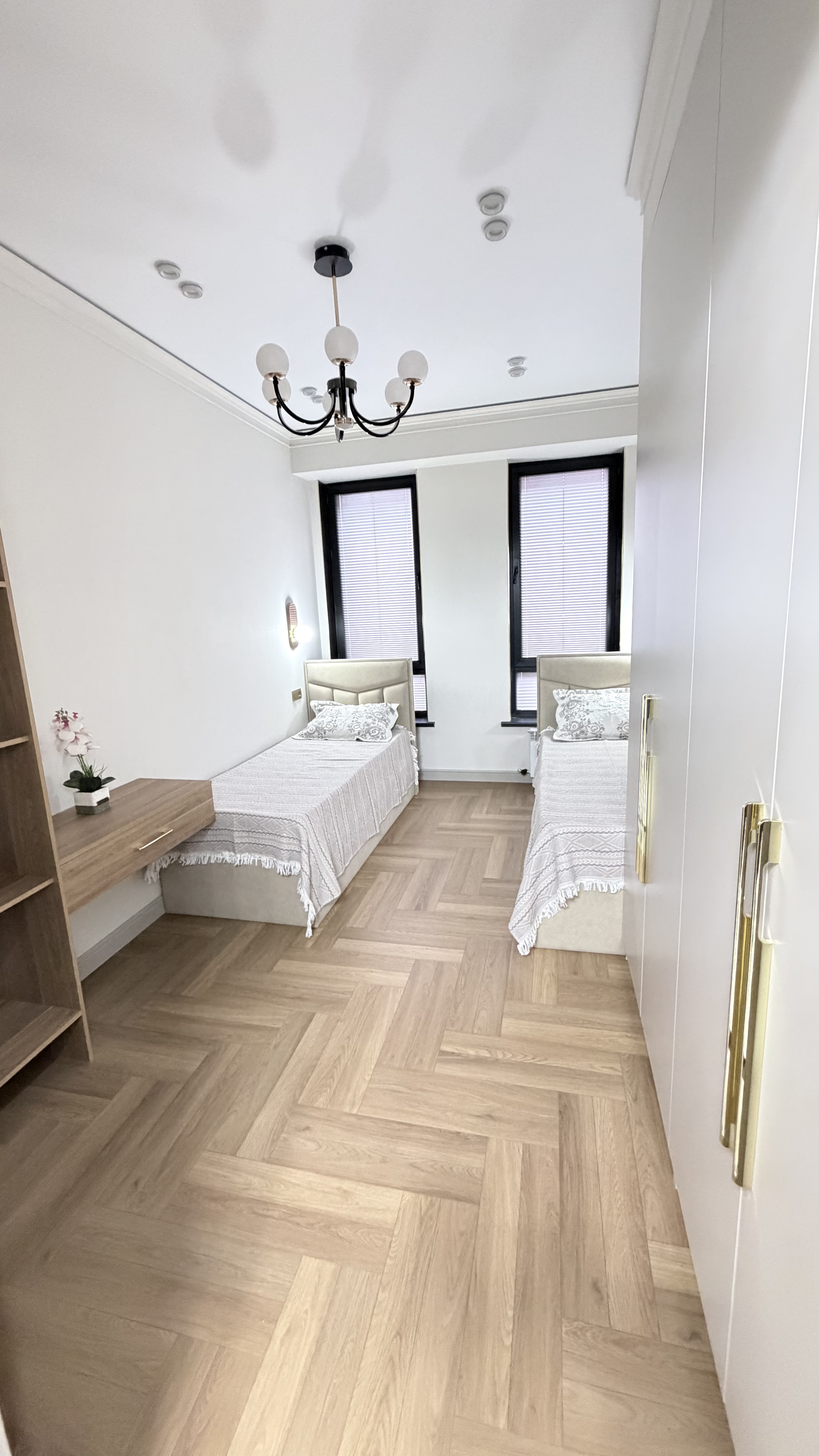 Элитка, 3 ком, 80 м2, этаж 10/14, ж/к Нью-Йорк сити (New York city), Сост: Евроремонт - фото 8