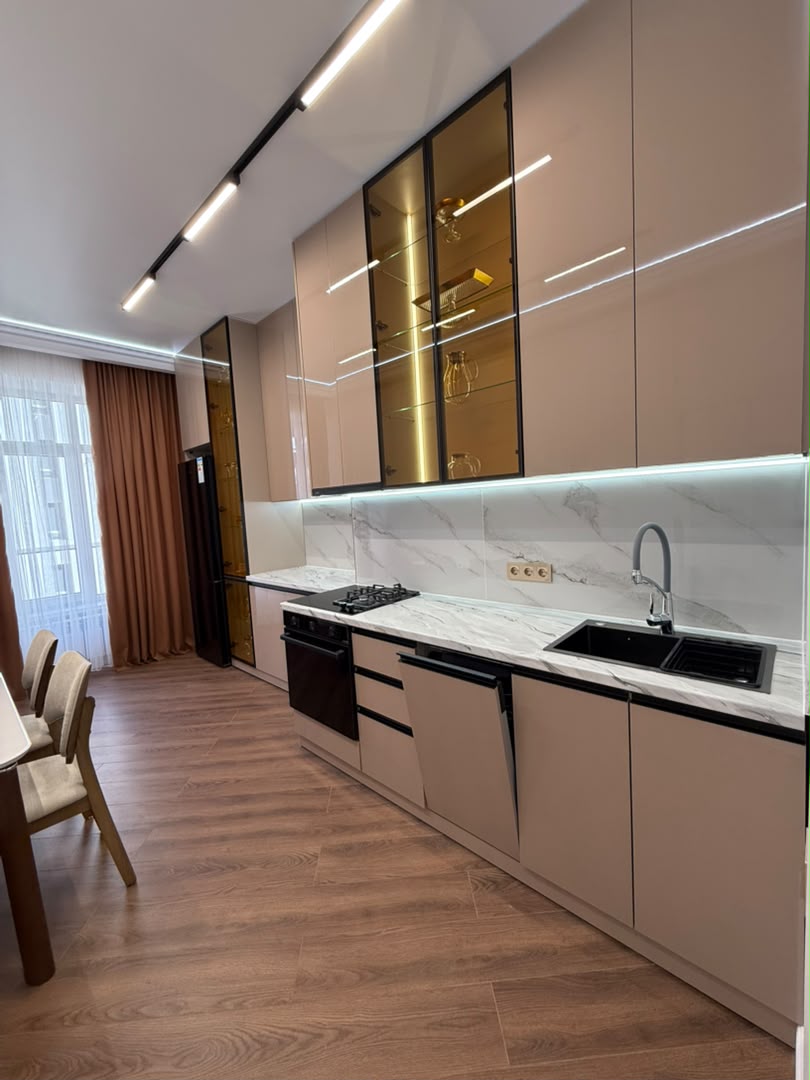 Элитка, 79 м2, этаж 9/13, ж/к Нью-Йорк сити (New York city), Сост: Евроремонт - фото 31