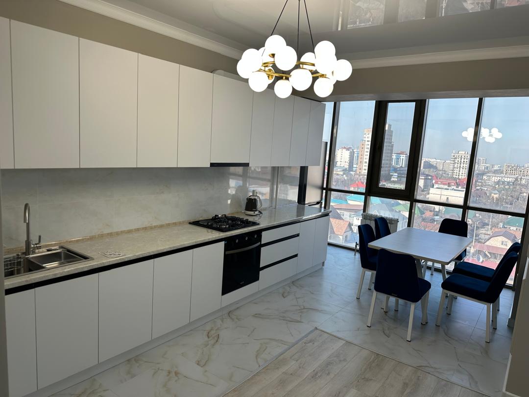 Аренда, Элитка, 3 ком, 90 м2, этаж 8/10, Сост: Евроремонт - фото 2