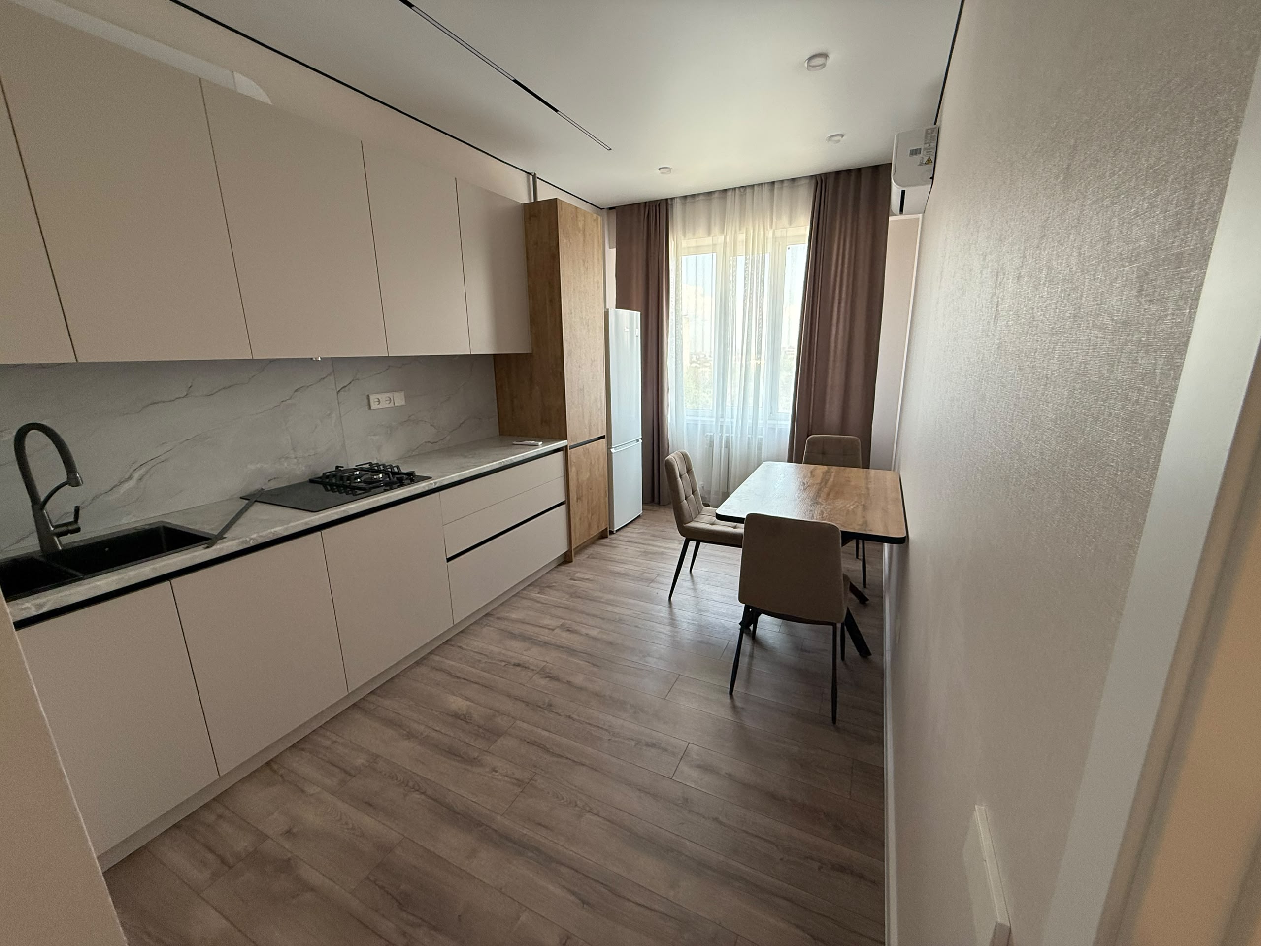 Элитка, 1 ком, 45 м2, этаж 7/14, ж/к ЖК Эмель, Сост: Евроремонт - фото 3