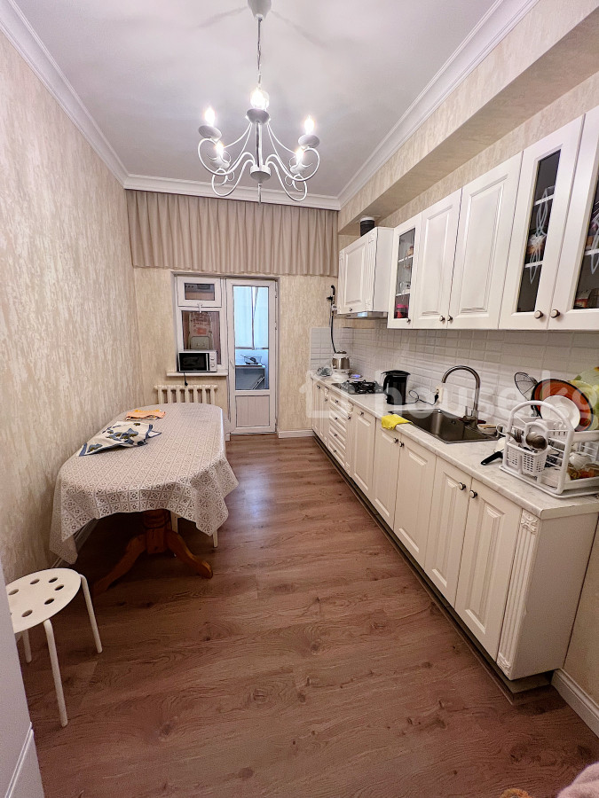 Элитка, 105 м2, этаж 3/10 - фото 6