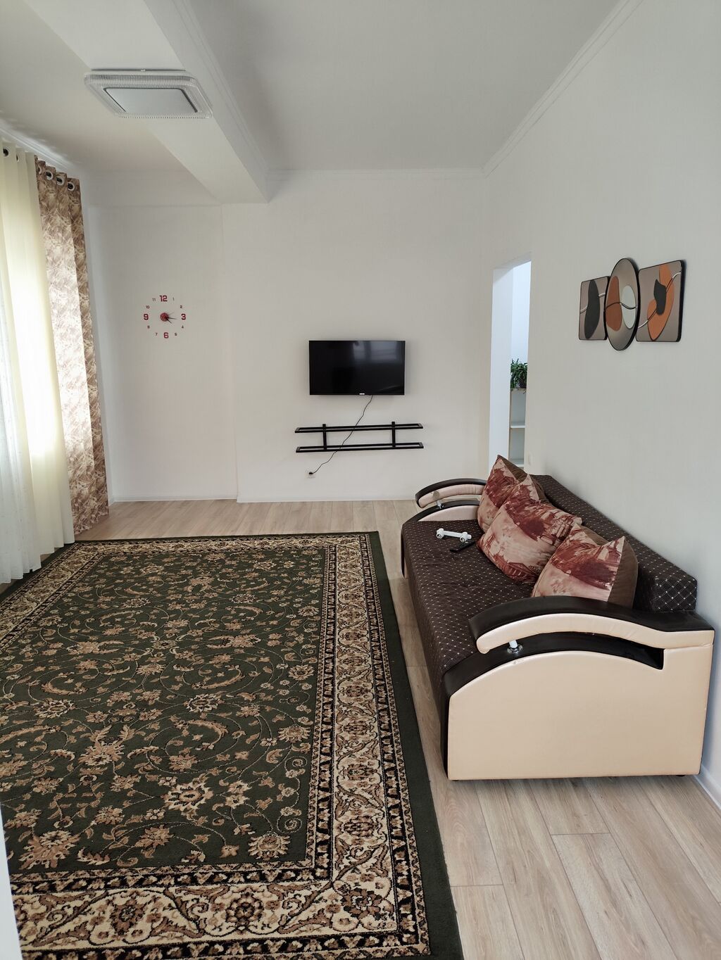 Элитка, 2 ком, 75 м2, этаж 1/3, Сост: Хорошее - фото 1