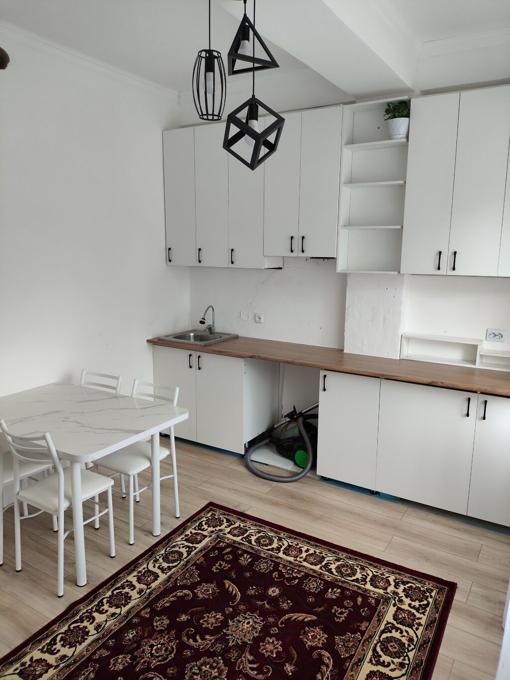 Элитка, 2 ком, 75 м2, этаж 1/3, Сост: Хорошее - фото 2