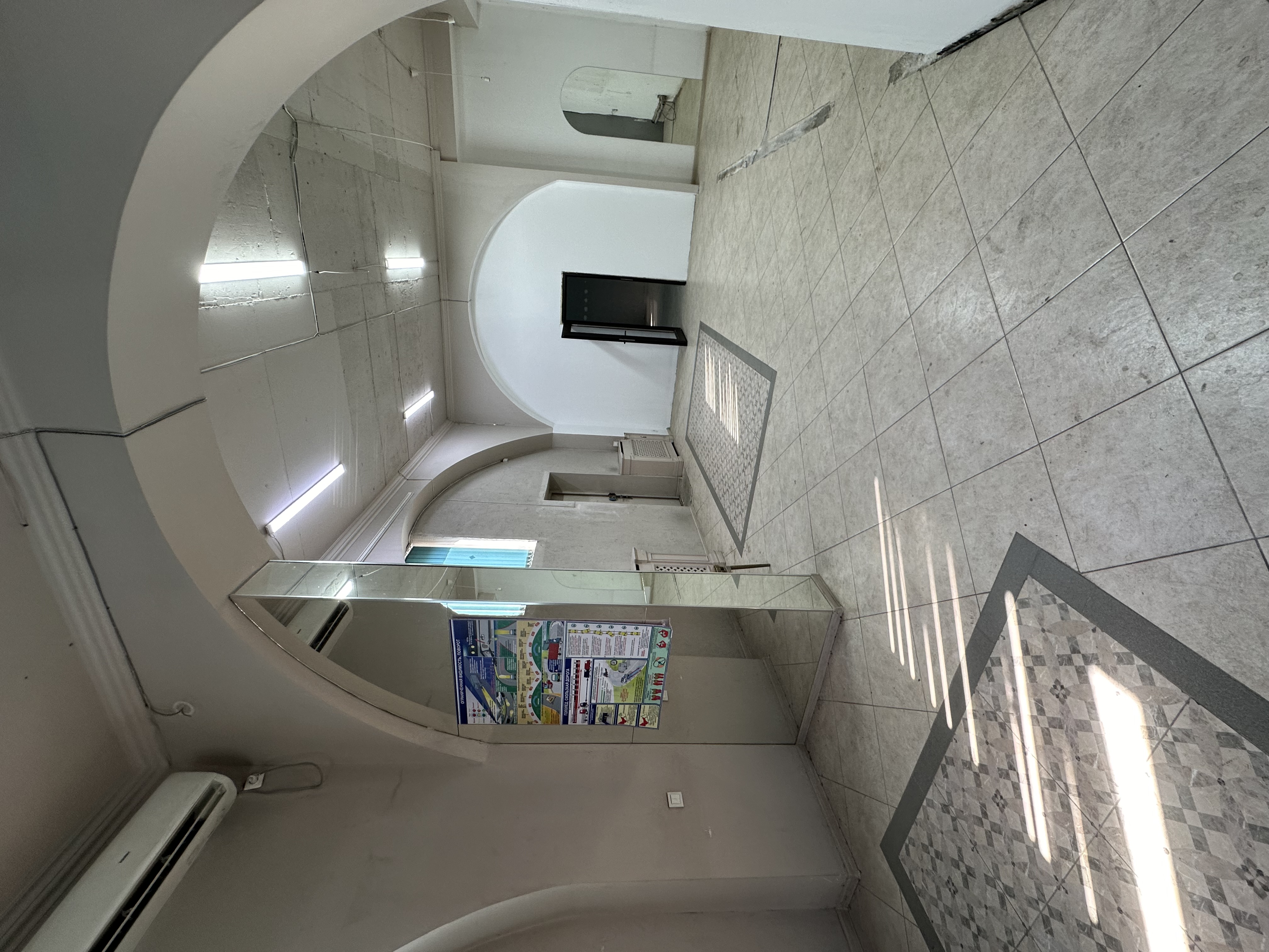 Цокольный этаж, Коммерческая, 163 м2, этаж -1/10, Сост: Евроремонт - фото 1