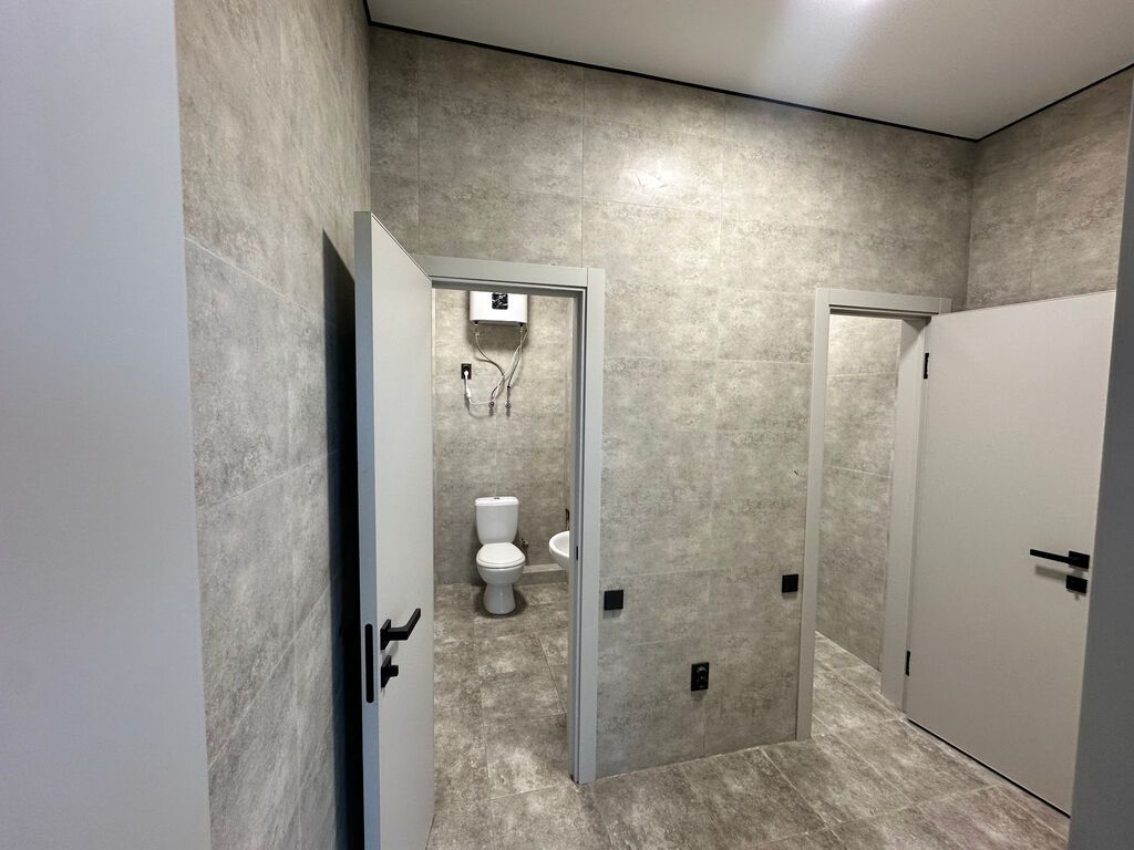 Офис, Коммерческая, 220 м2, этаж 3/3, Сост: Евроремонт - фото 4
