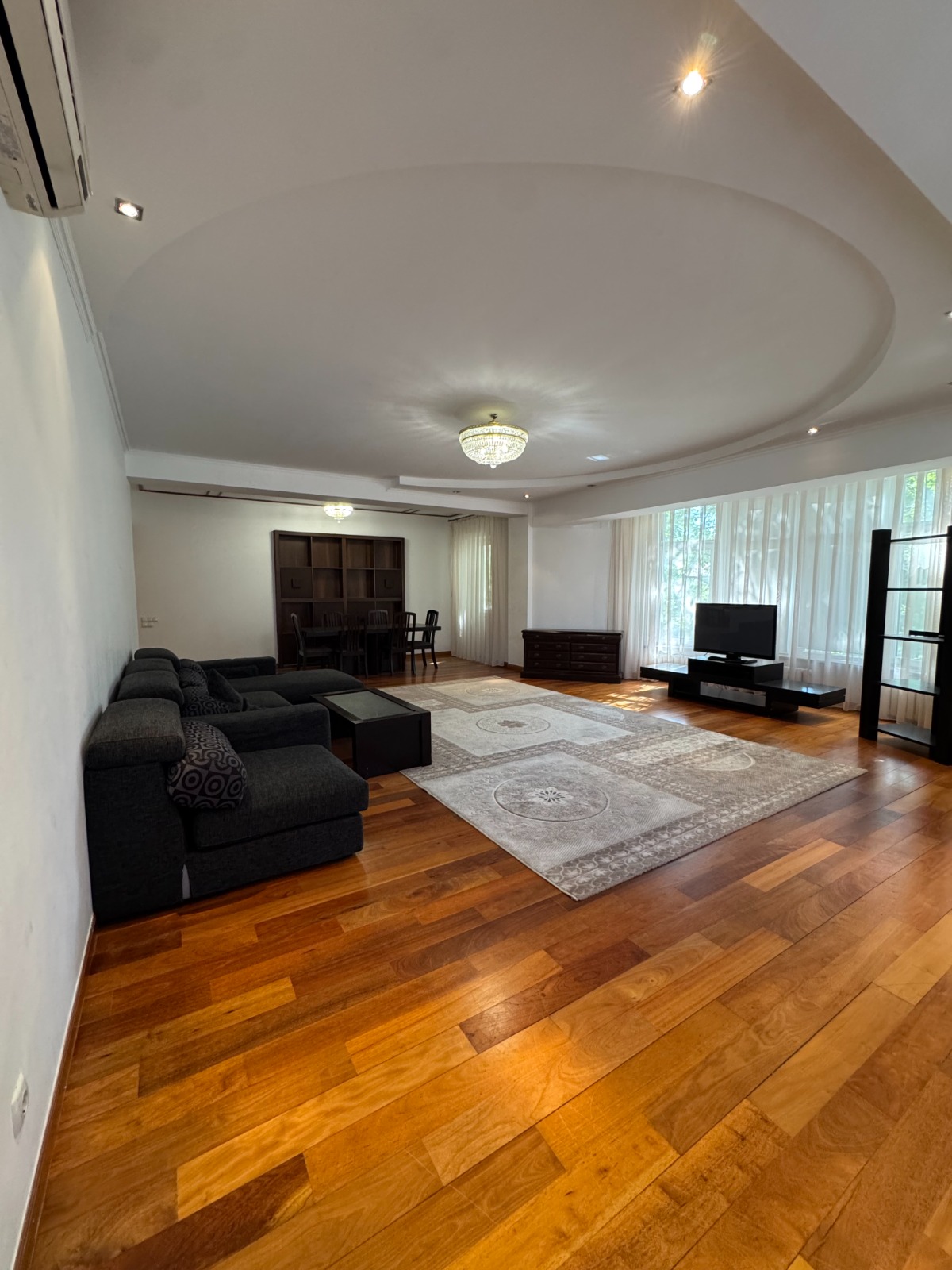 Аренда, Элитка, 4 ком, 237 м2, этаж 2/7, Сост: Евроремонт - фото 1