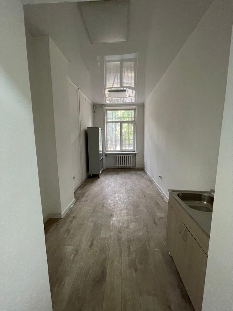 Офис, Коммерческая, 188 м2, этаж 1/5, Сост: Среднее - фото 5