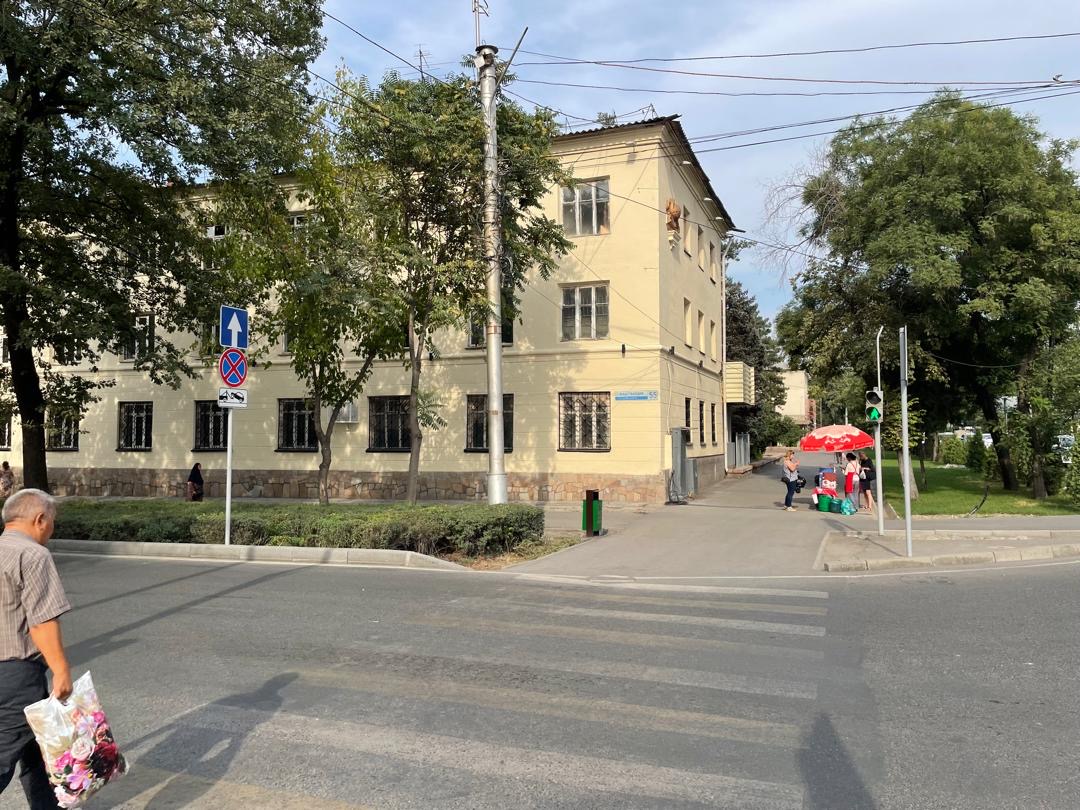 Офис, Коммерческая, 1600 м2, этаж 1/3, Сост: Среднее - фото 2