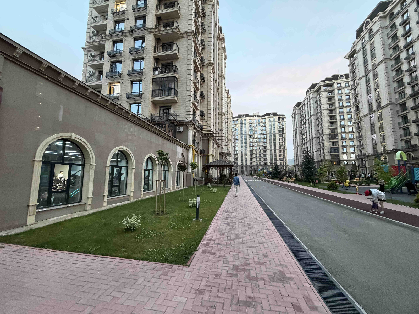 Элитка, 1 ком, 54 м2, этаж 4/14, ж/к Южный Квартал, Сост: Евроремонт - фото 1