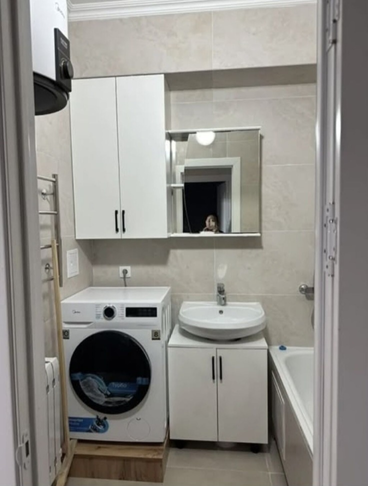 Элитка, 3 ком, 100 м2, этаж 2/9, Сост: Хорошее - фото 2