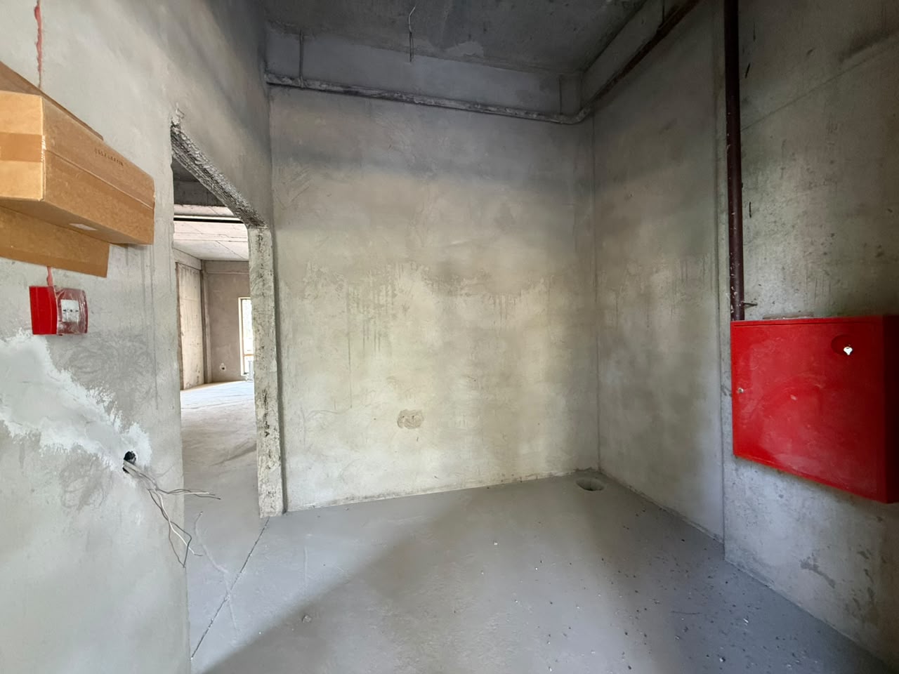 Офис, Коммерческая, 94 м2, этаж 1/6, Сост: Без ремонта - фото 5