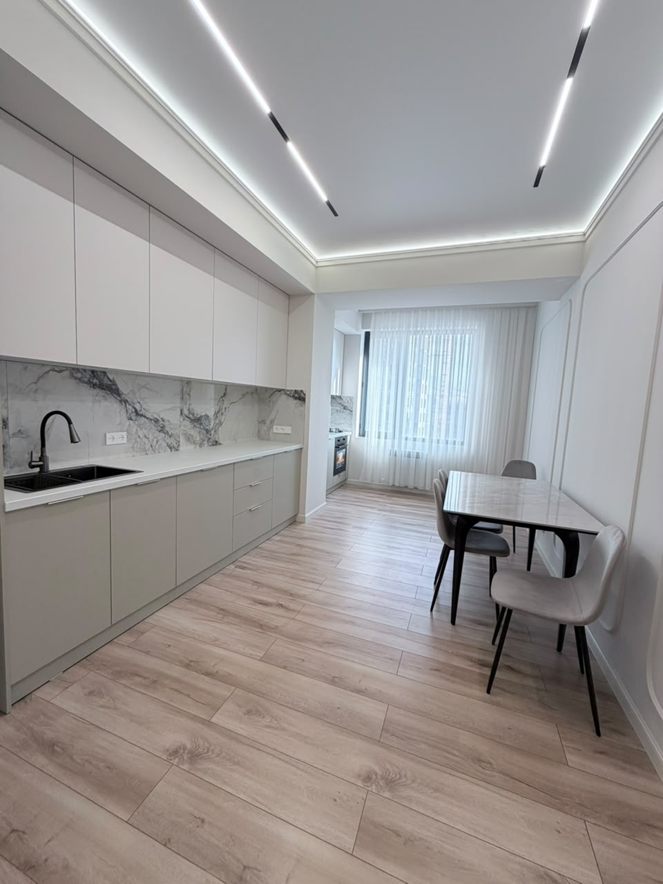 Элитка, 2 ком, 76 м2, этаж 9/12, ж/к Кап Строй Сити (Capstroy City), Сост: Евроремонт - фото 4