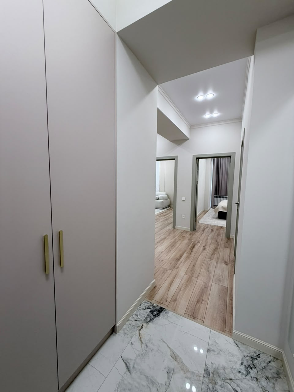 Элитка, 2 ком, 76 м2, этаж 9/12, ж/к Кап Строй Сити (Capstroy City), Сост: Евроремонт - фото 6