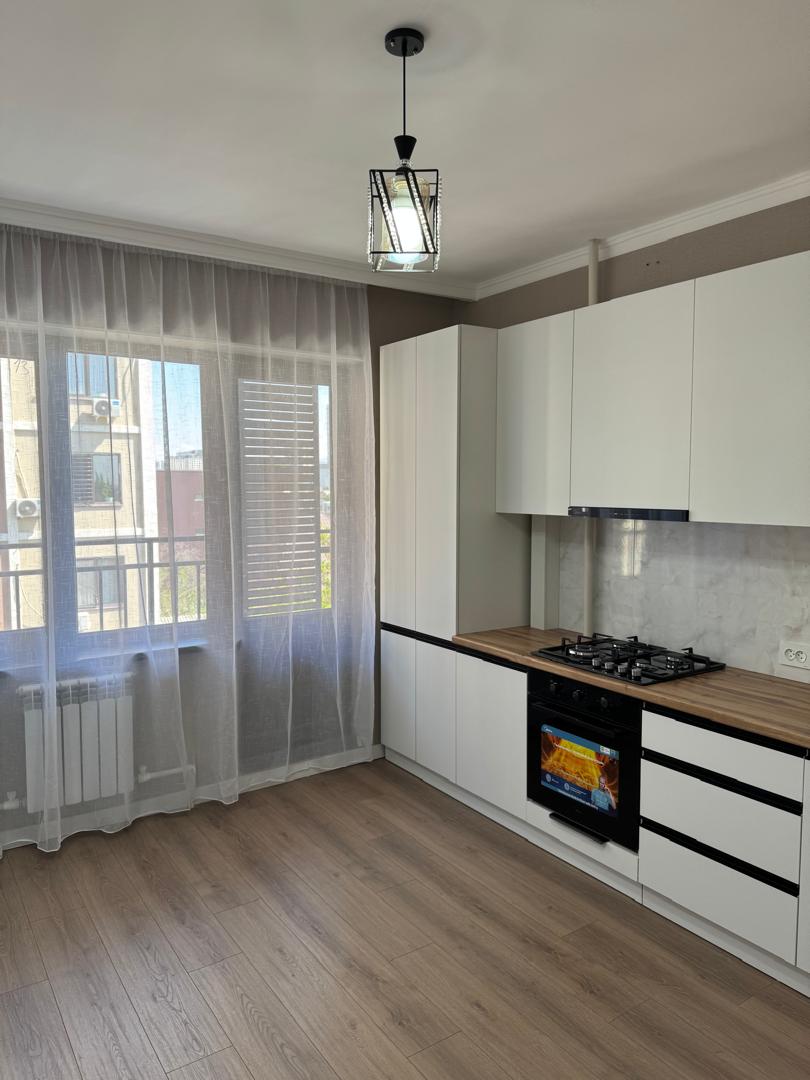 Элитка, 2 ком, 70 м2, этаж 5/9, ж/к СК Фрунзенец (Frunzenets), Сост: Евроремонт - фото 2