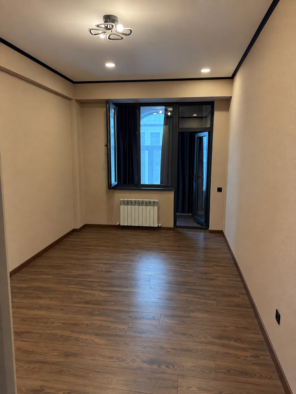 Элитка, 2 ком, 60 м2, этаж 12/12, ж/к Кап Строй Сити (Capstroy City), Сост: Евроремонт - фото 2
