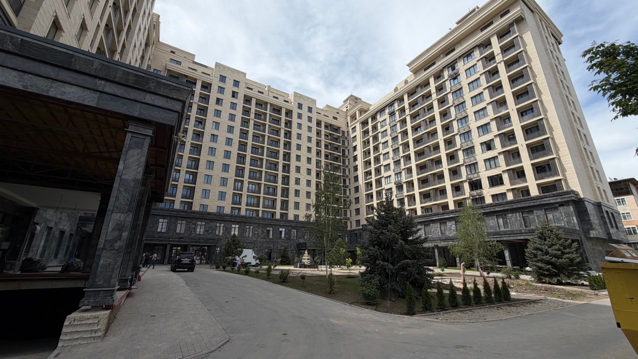 Элитка, 3 ком, 127 м2, этаж 13/13, ж/к Эркиндик (Erkindik), Сост: Сдан ПСО - фото 1
